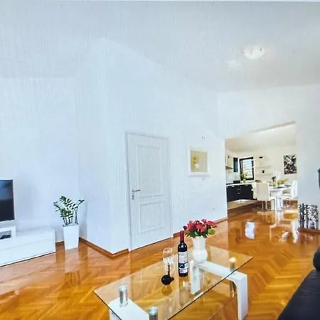 Vila Sonja *